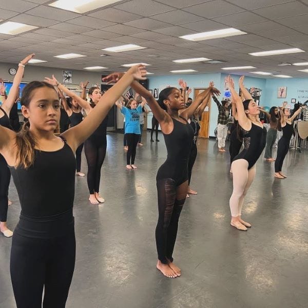 Orange Grove students dancing ballet