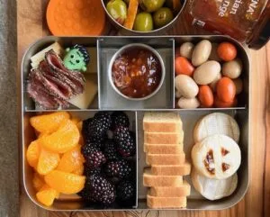 Festive and Fun Lunchbox Ideas for October with @lunchboxmafia