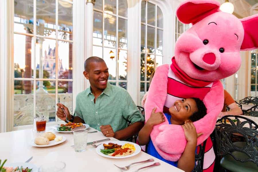 Character dining at Walt Disney World