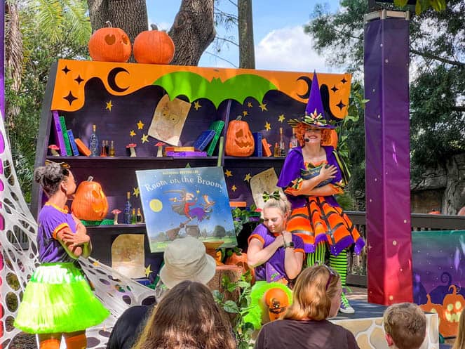 Busch Gardens Spooktacular Storytime with Kandy