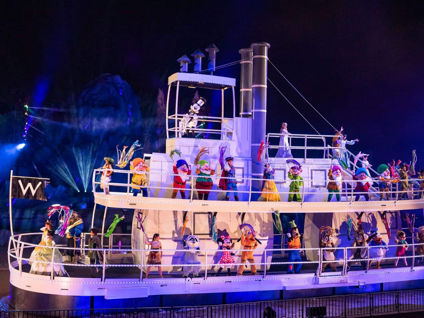 Fantasmic is BACK - Here's What Parents Need to Know About This Nighttime Show