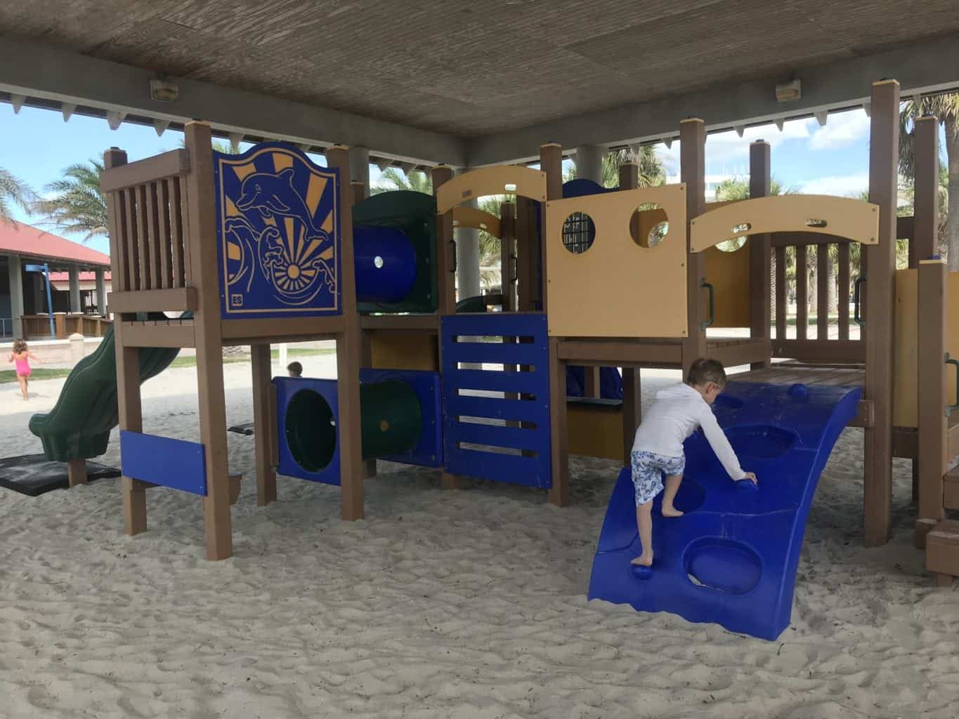 best-parks-and-playgrounds-in-Tampa-Bay-pier-60