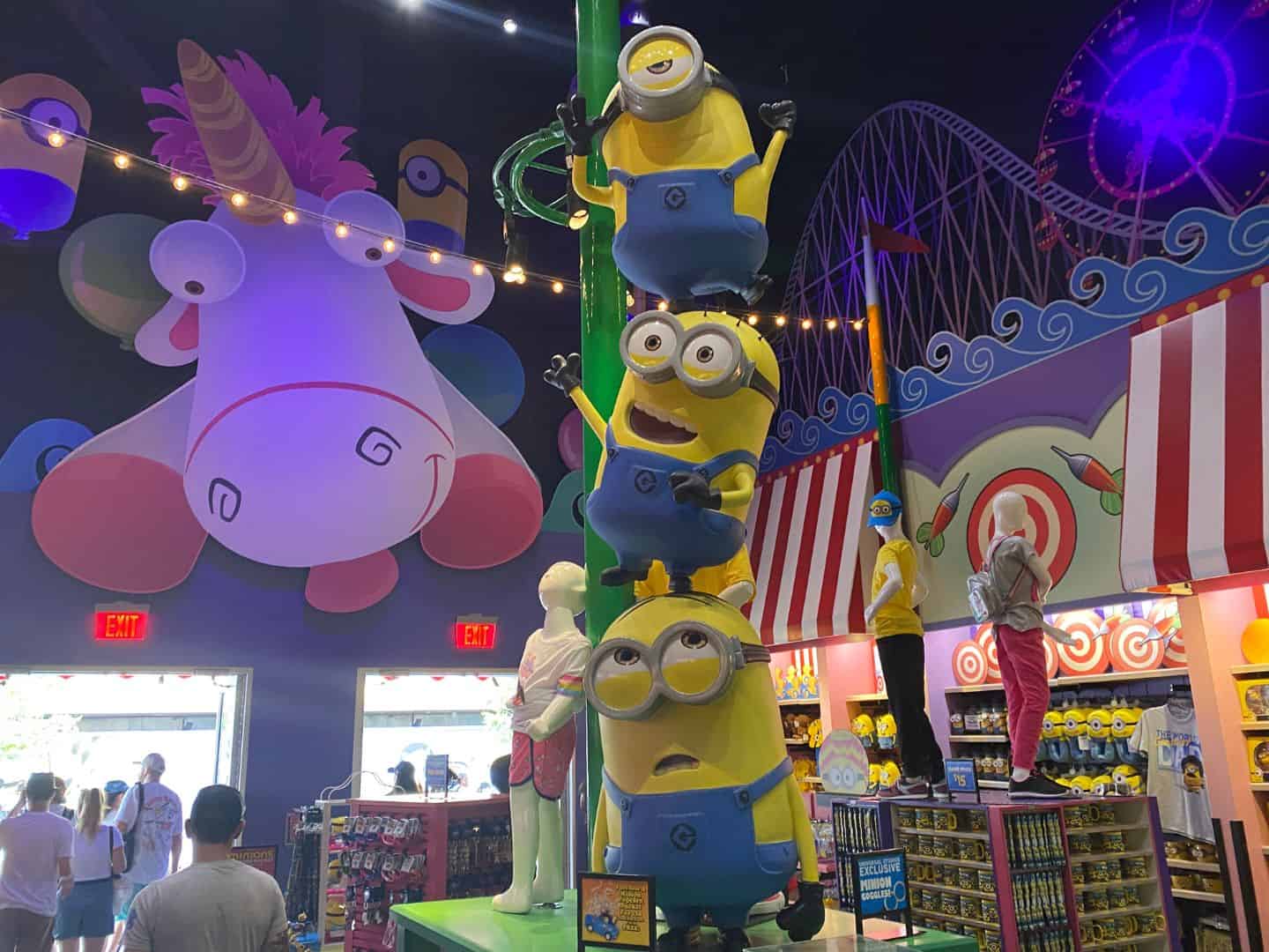 Super Silly Stuff Store with Minions Merchandise and minions props