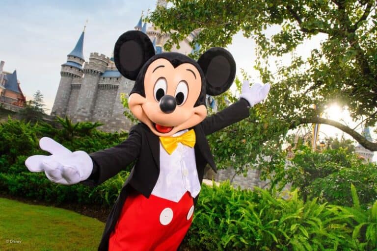 Meet Mickey at Walt Disney World - Image credit Walt Disney World - Disney Photo Pass