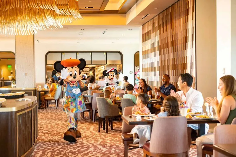 Tips and Tricks for the Best Character Dining at Walt Disney World