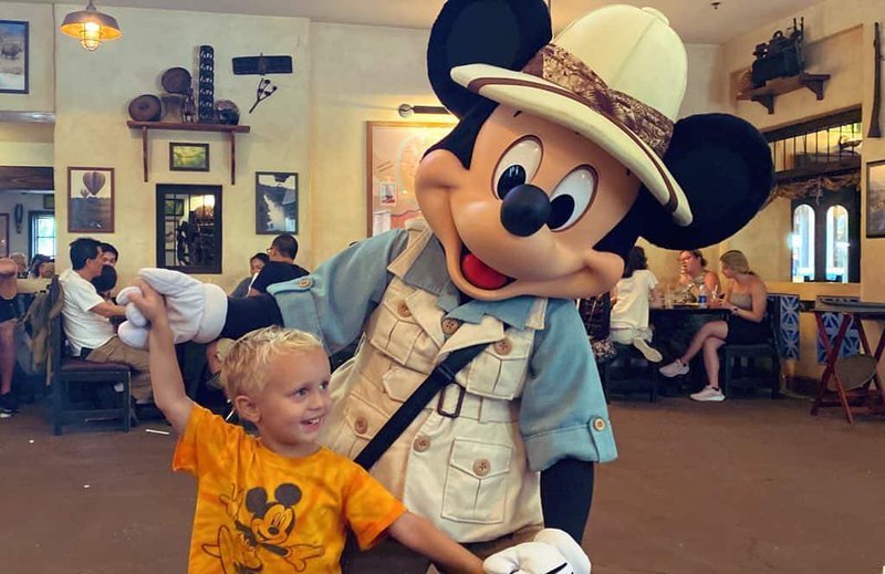 Tips and Tricks for the Best Character Dining at Walt Disney World