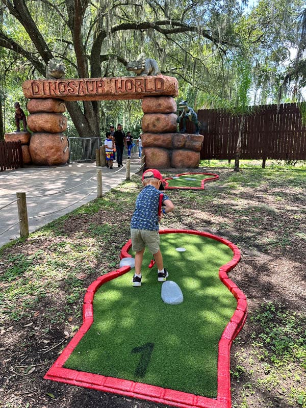 mini golf at dinosaur world florida