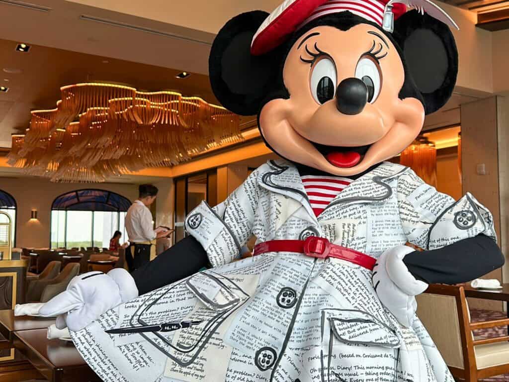 https://tampabayparenting.com/wp-content/uploads/2023/06/Minnie-Mouse-at-Topolinos-Terrace-Chracter-Breakfast-Dani-Meyering-1024x768.jpg