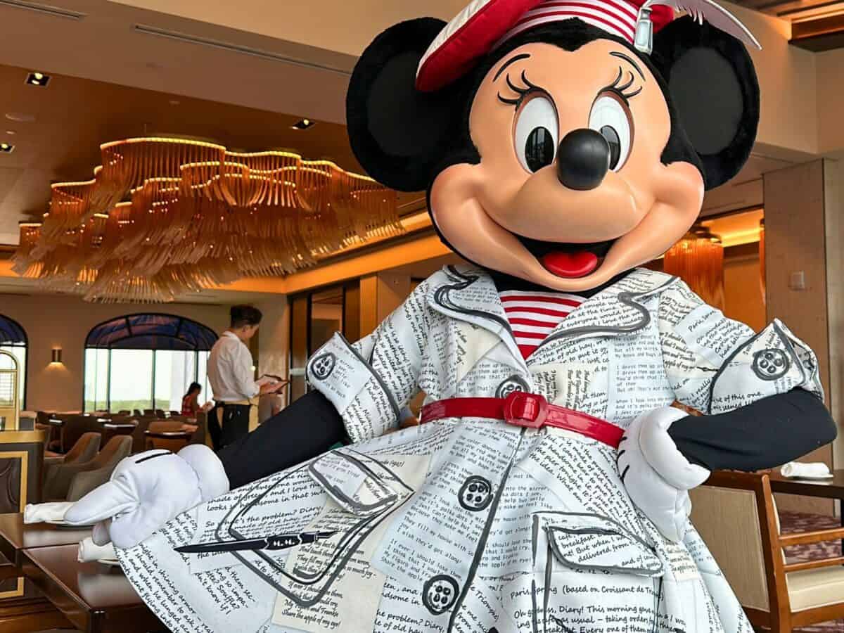 5 reasons we love the disney character breakfast at topolino s terrace