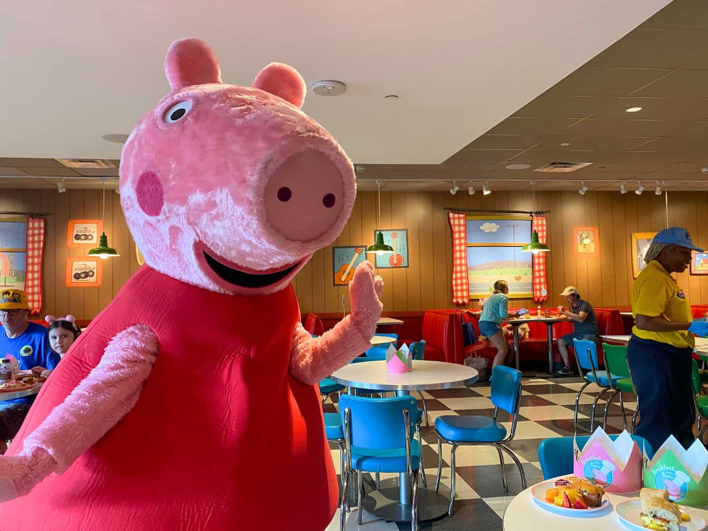 This summer, enjoy breakfast with Peppa Pig. - LEGOLAND in Florida