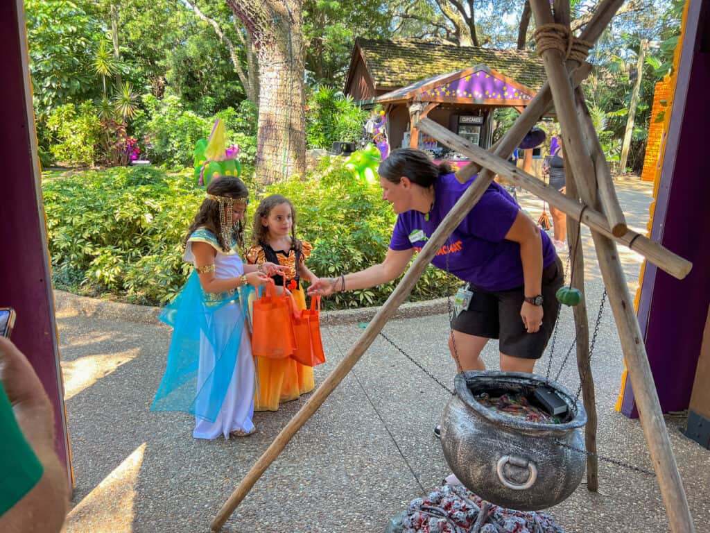 Where to go trickortreating in Tampa Bay with the Kids