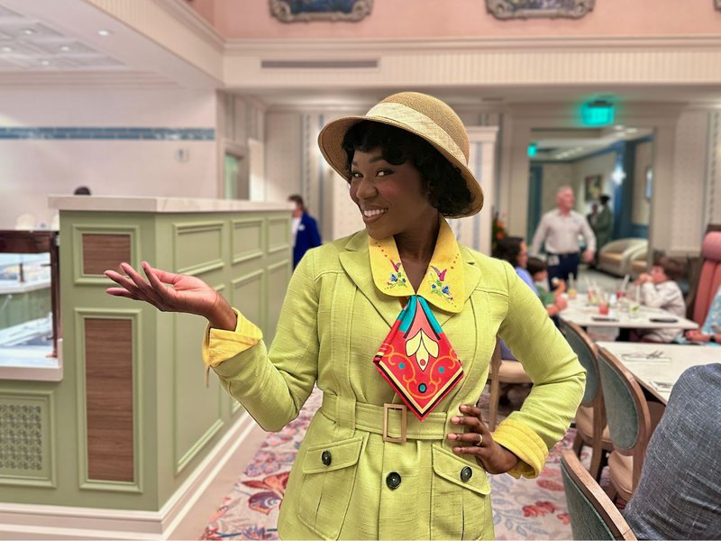 Tiana poses for a picture at 1900 Park Fare Character Dinner 
