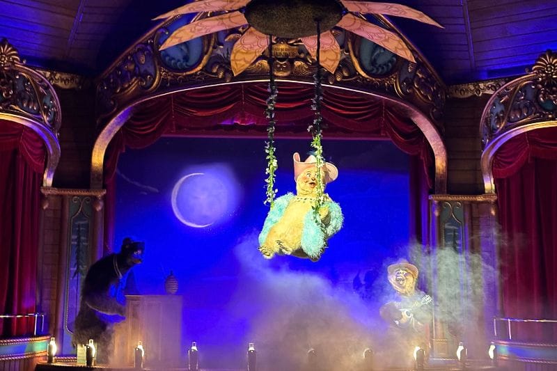 Teddy Barra and Wendell characters in Country Bear Musical Jamboree