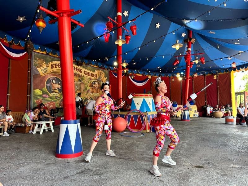 two female jugglers Big Top Bash Cool Kid Summer at Magic Kingdom Image by Dani Meyering (7)