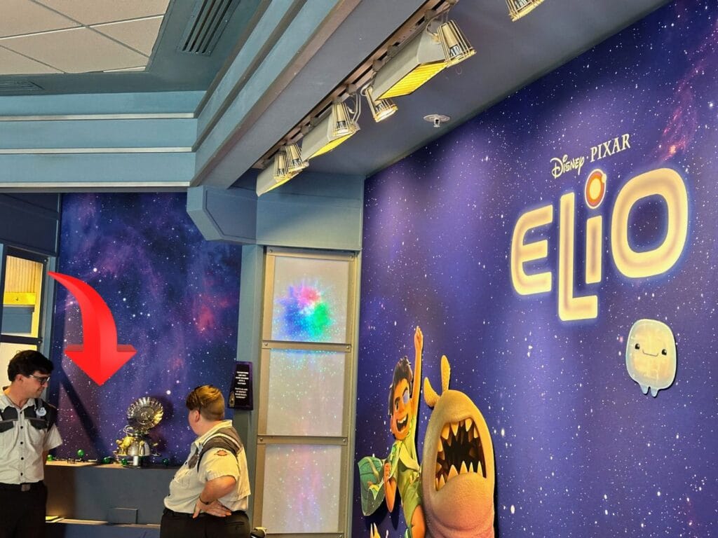 Elio indoor craft area Merchant of Venus Cool Kid Summer Magic Kingdom - image by Dani Meyering