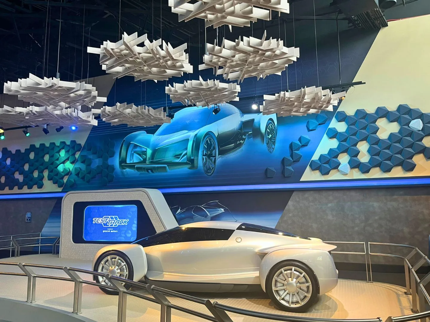 New Test Track queue tech futuristic car - image by Ralf Gonzalez