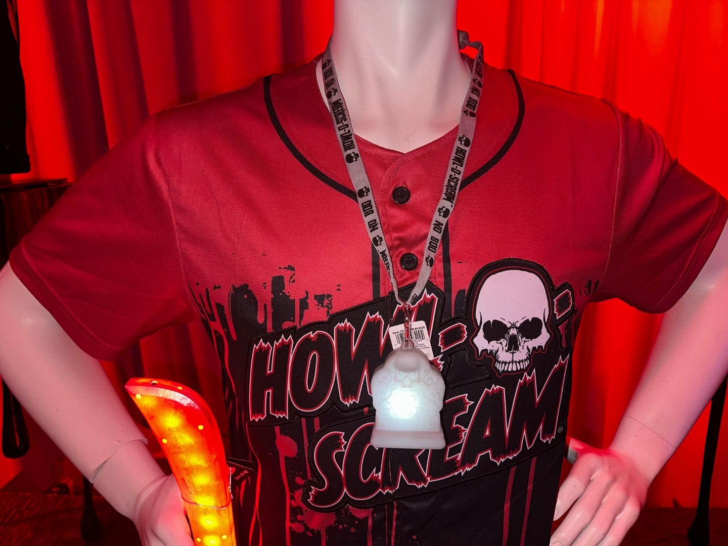Howl-O-Scream Busch Gardens' 2025 light-up No Boo Necklace f