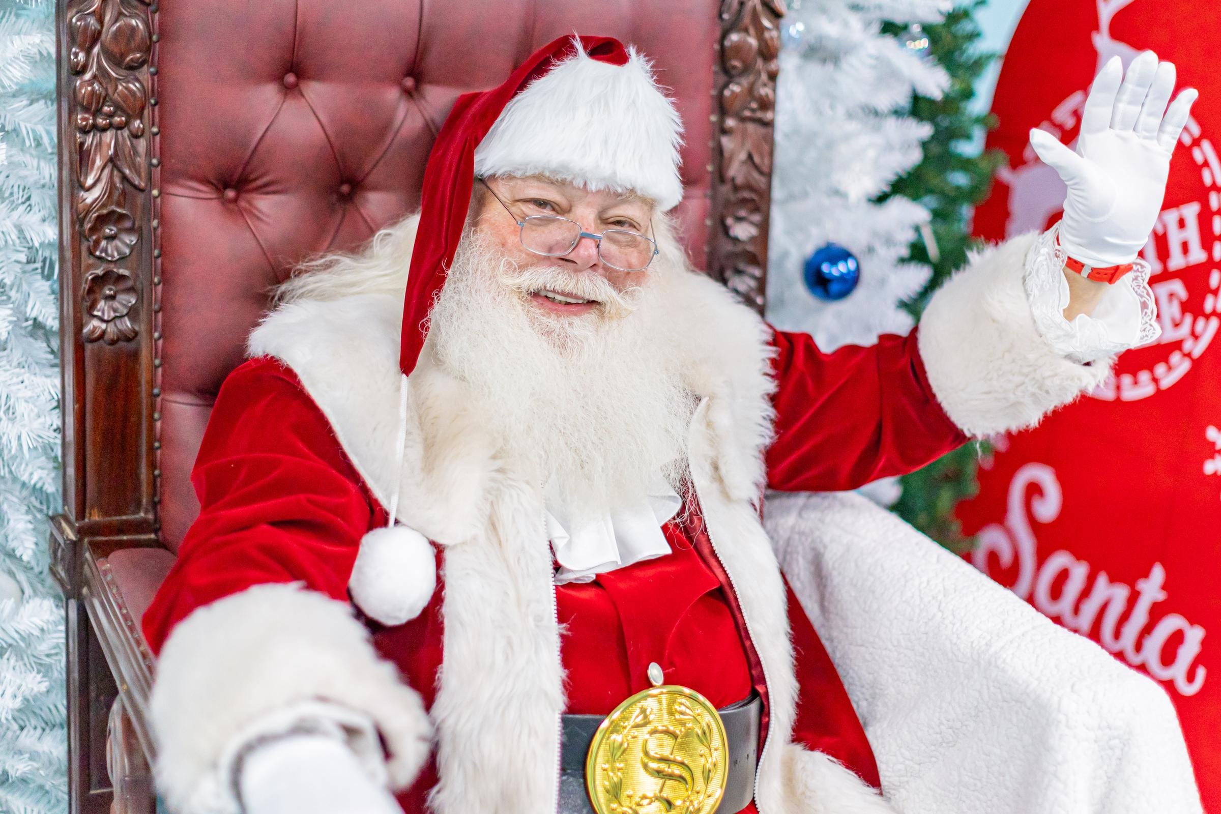 Eat breakfast with Santa at Clearwater Marine Aquarium