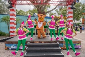 LEGOLAND Holidays LEGO Reindeer Girl and Elves WEB