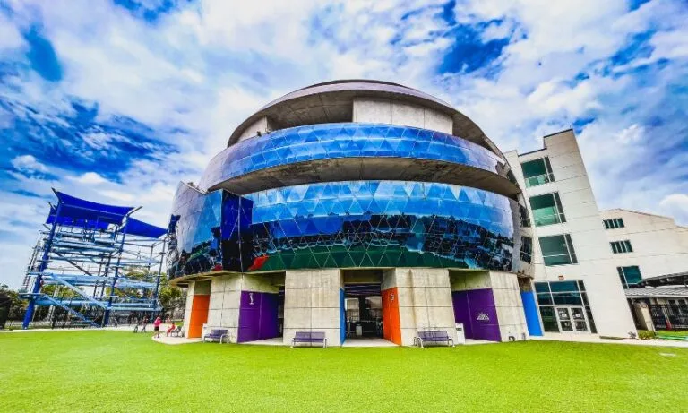MOSI's Iconic Blue Dome
