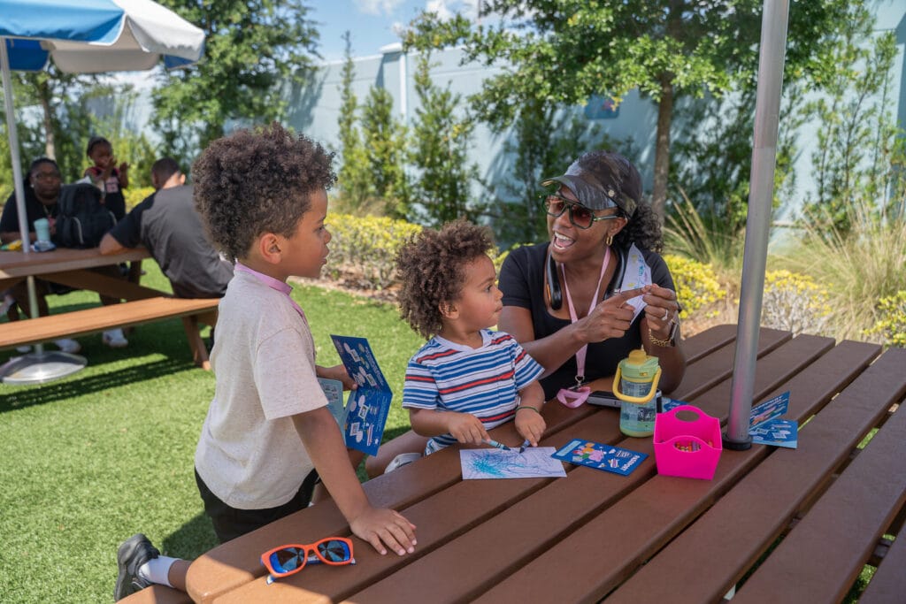 INSIDE LOOK: 'Pig Family Travel Adventure' at PEPPA PIG Theme Park