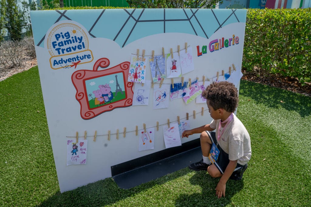 Add your masterpiece to the gallery wall in France during the Pig Family Travel Adventure at PEPPA PIG Theme Park.