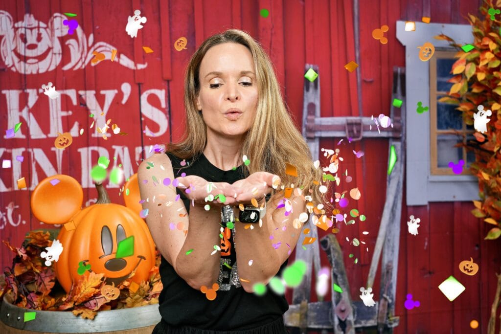 Disney Photo Pass Studio Fall into Magic at Disney Springs